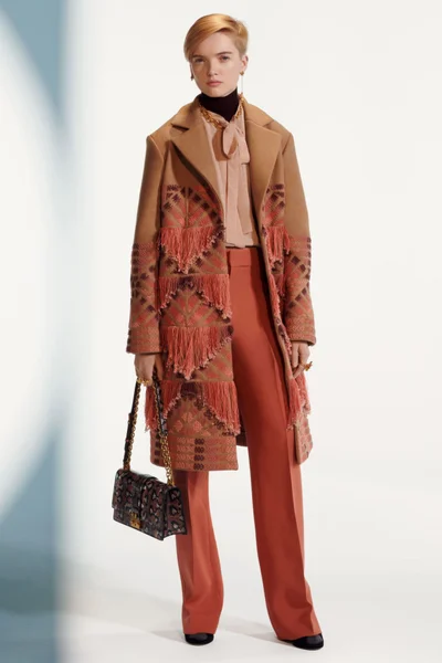 Look 49